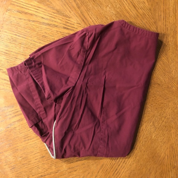 This Jaanuu scrub SET is the prettiest, most flattering scrub set you’ll find! - Picture 4 of 4